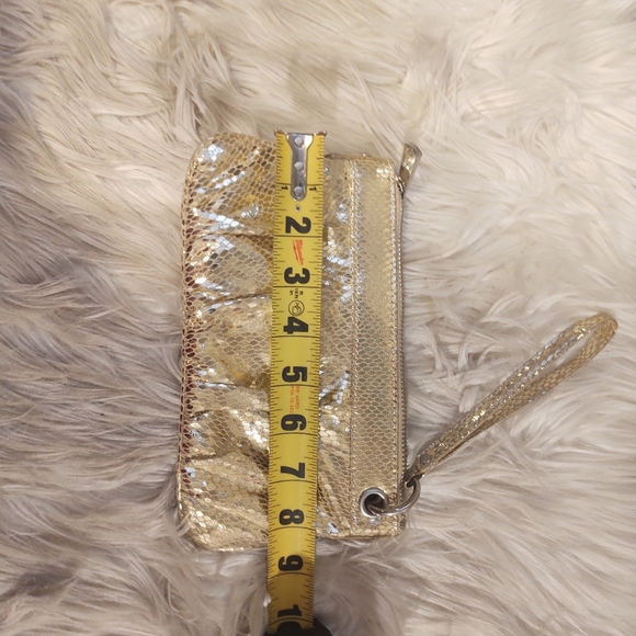SOLD       EXPRESS | GOLD SNAKESKIN EVENING WRISTLET - Picture 5 of 5